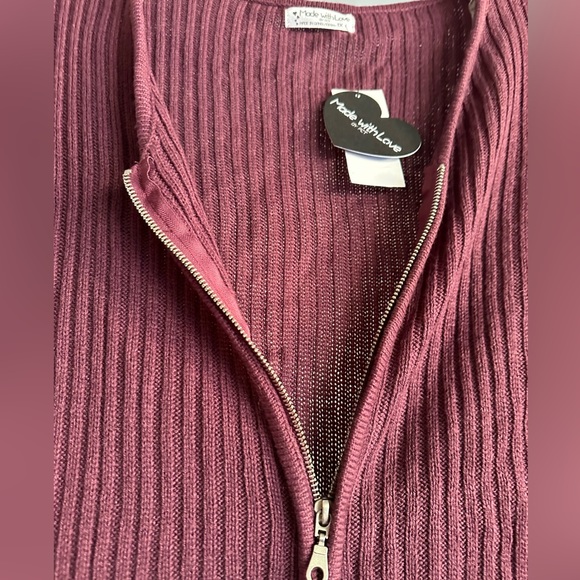 NWT! BOUTIQUE FRONT ZIPPERED SWEATER - Picture 3 of 3